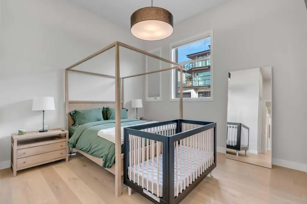 100 Elkton Close SW Calgary AB T3H 1W6