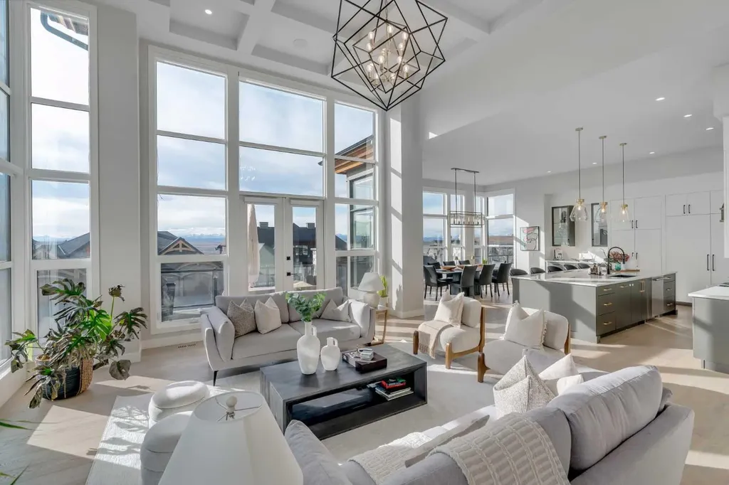 100 Elkton Close SW Calgary AB T3H 1W6