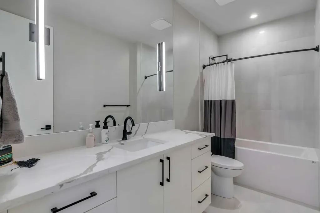 100 Elkton Close SW Calgary AB T3H 1W6