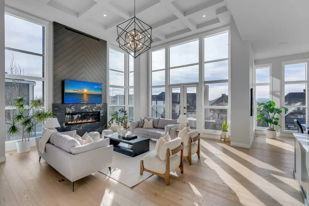 100 Elkton Close SW Calgary AB T3H 1W6