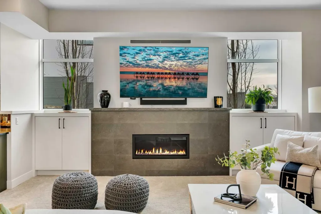 100 Elkton Close SW Calgary AB T3H 1W6