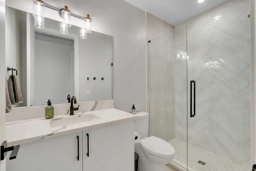 100 Elkton Close SW Calgary AB T3H 1W6