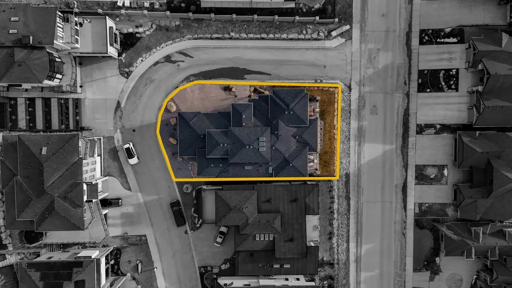 100 Elkton Close SW Calgary AB T3H 1W6