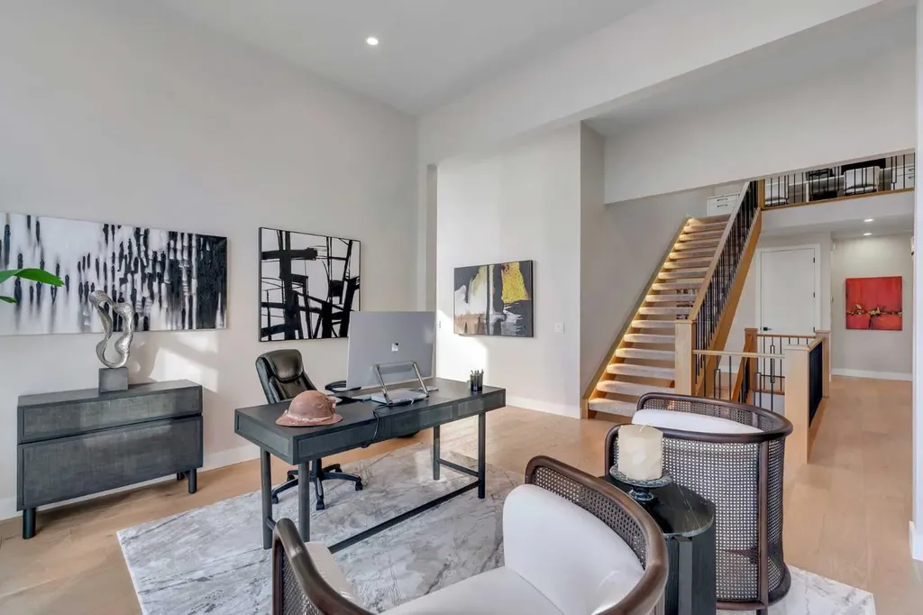 100 Elkton Close SW Calgary AB T3H 1W6