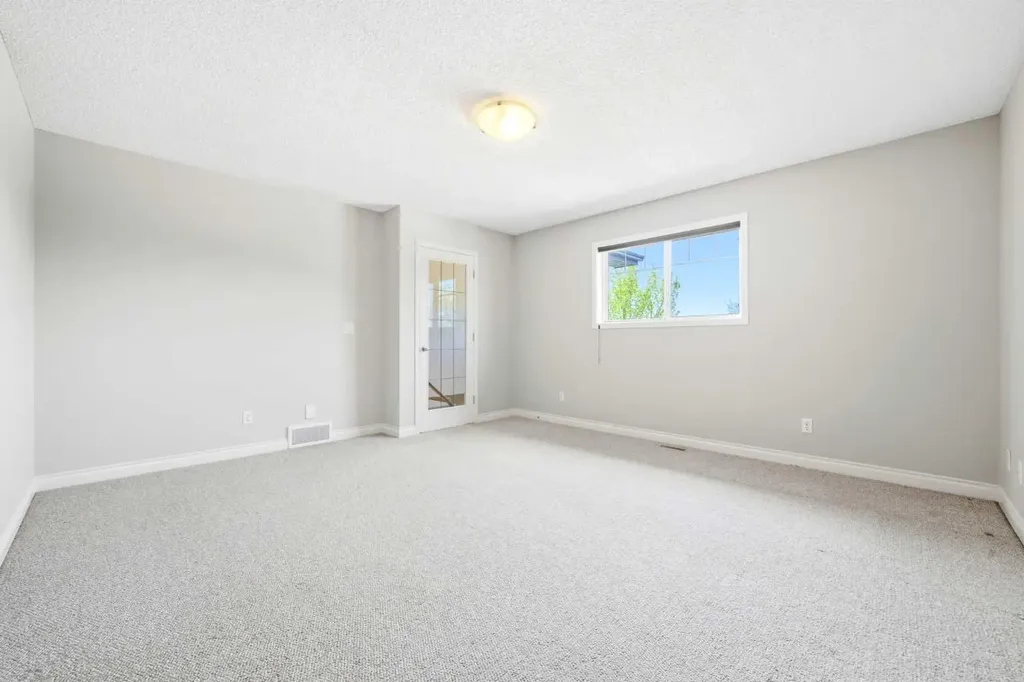 68 Mckinnon Street Langdon AB T0J 1X2