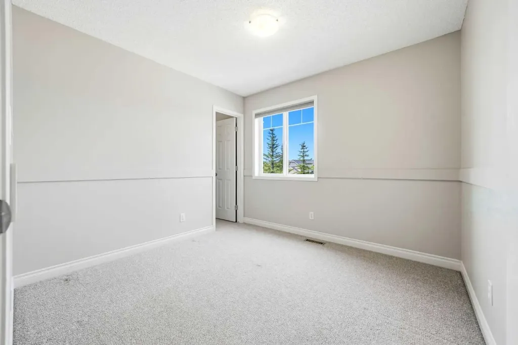 68 Mckinnon Street Langdon AB T0J 1X2