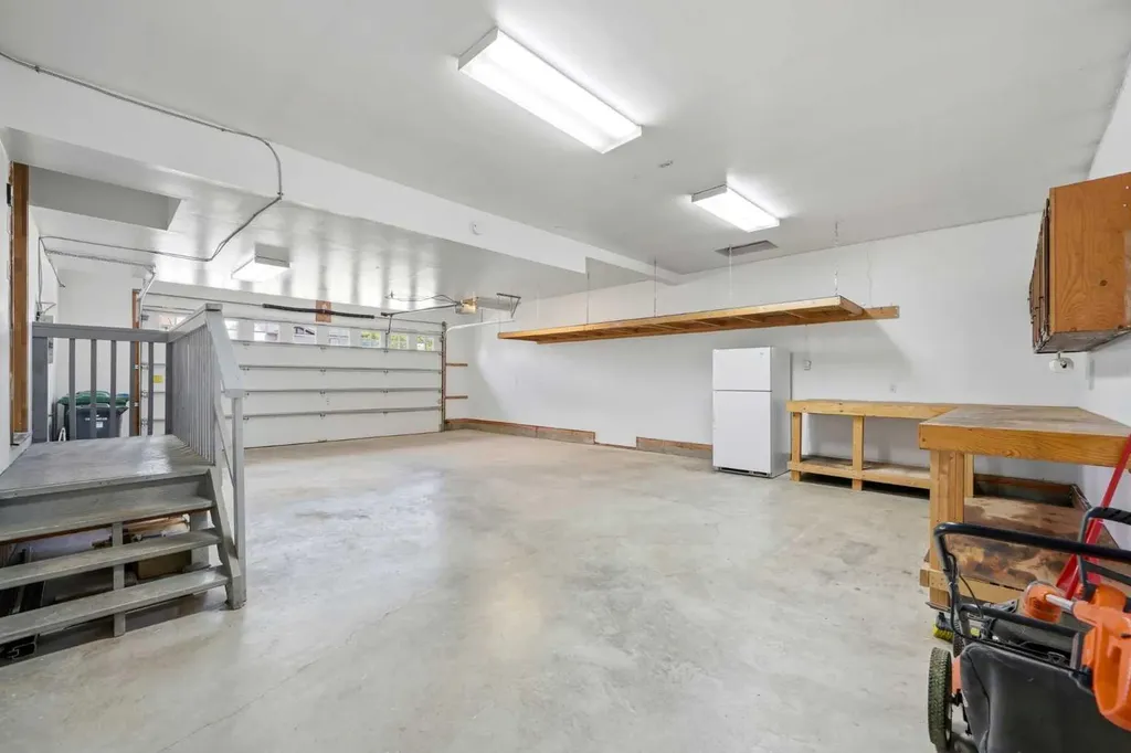 68 Mckinnon Street Langdon AB T0J 1X2