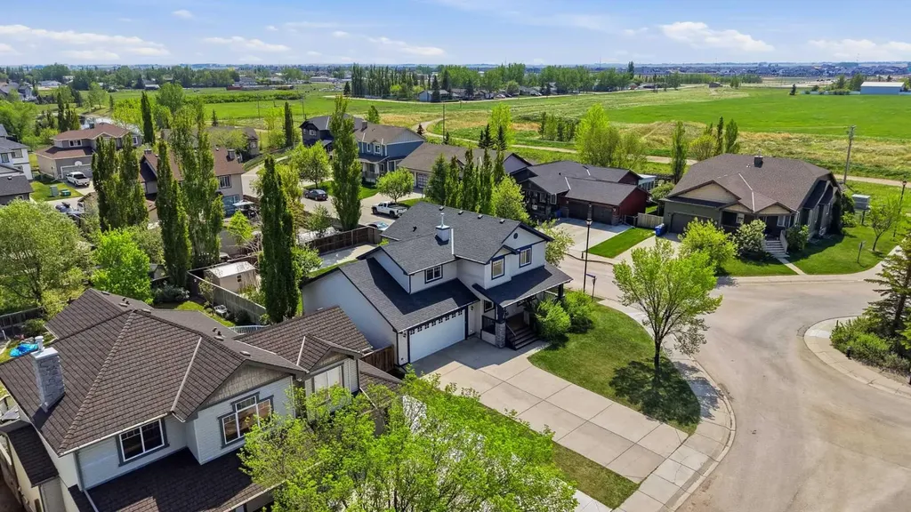 68 Mckinnon Street Langdon AB T0J 1X2