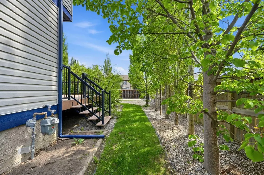 68 Mckinnon Street Langdon AB T0J 1X2