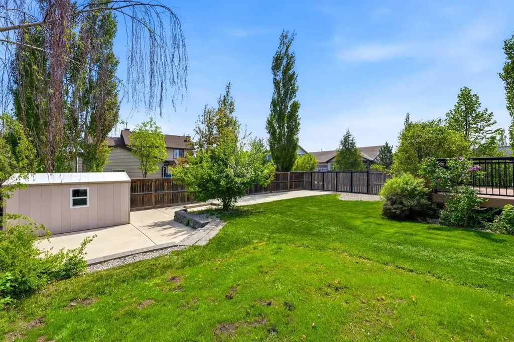 68 Mckinnon Street Langdon AB T0J 1X2