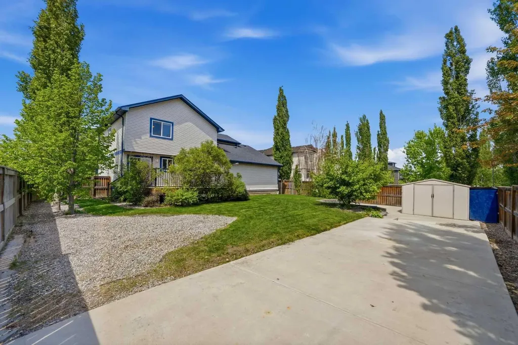 68 Mckinnon Street Langdon AB T0J 1X2