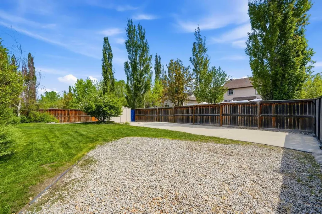 68 Mckinnon Street Langdon AB T0J 1X2