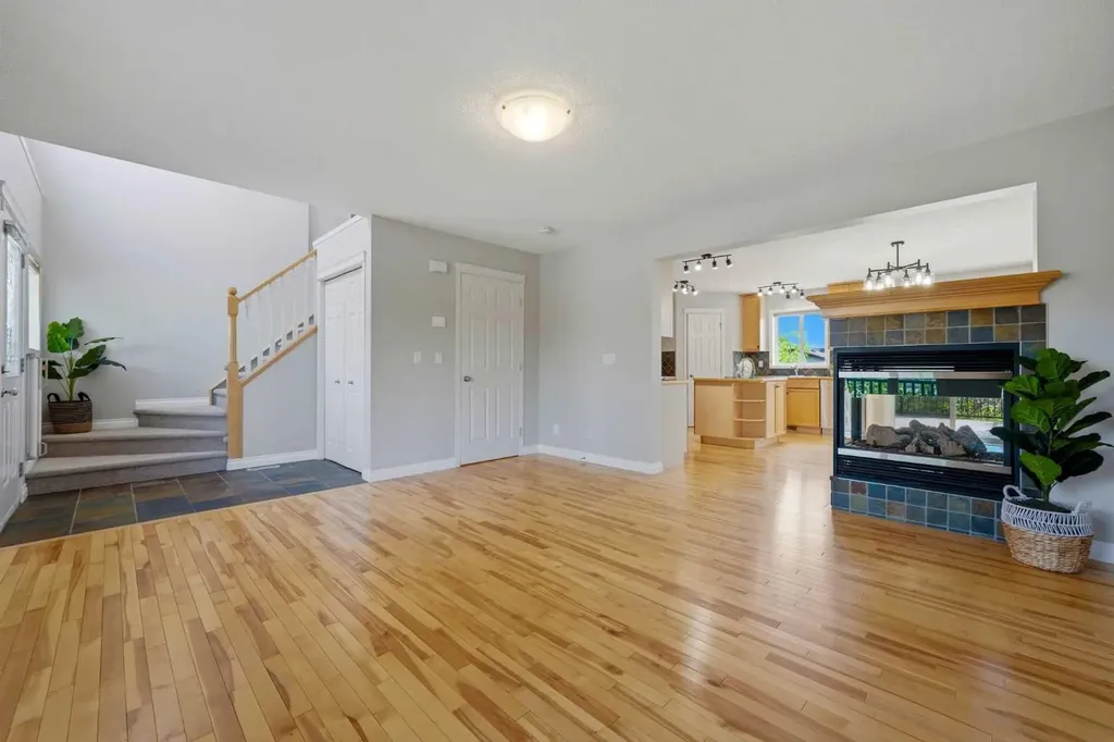 68 Mckinnon Street Langdon AB T0J 1X2