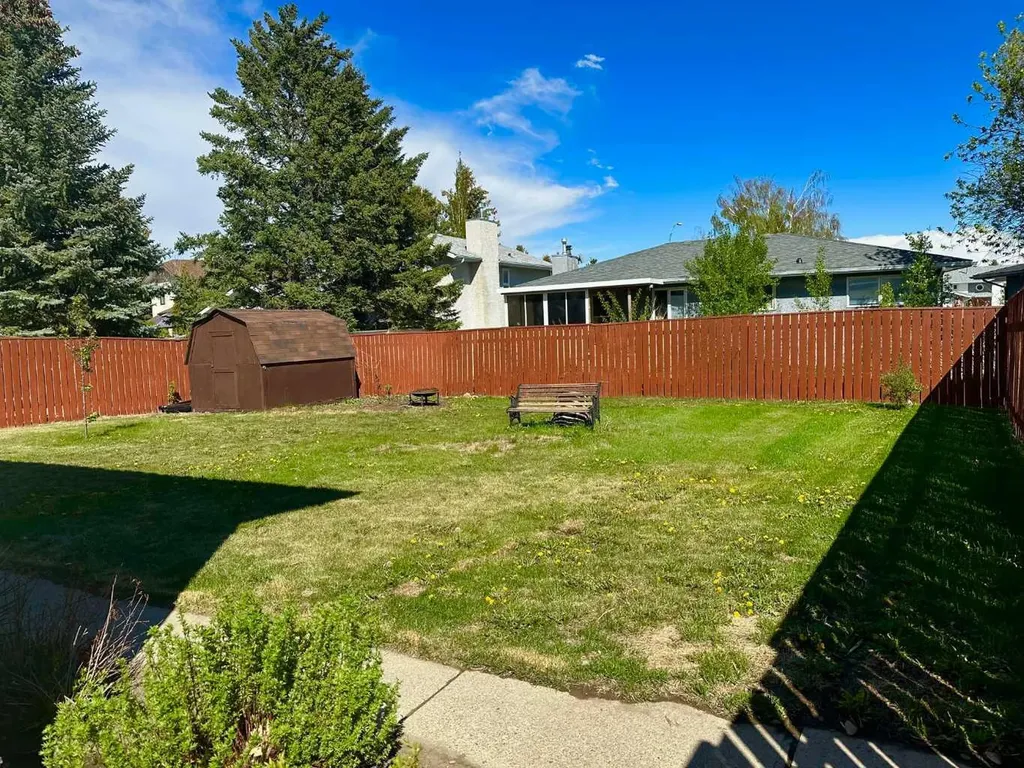 85 Cayuga Crescent W Lethbridge AB T1K 5H4