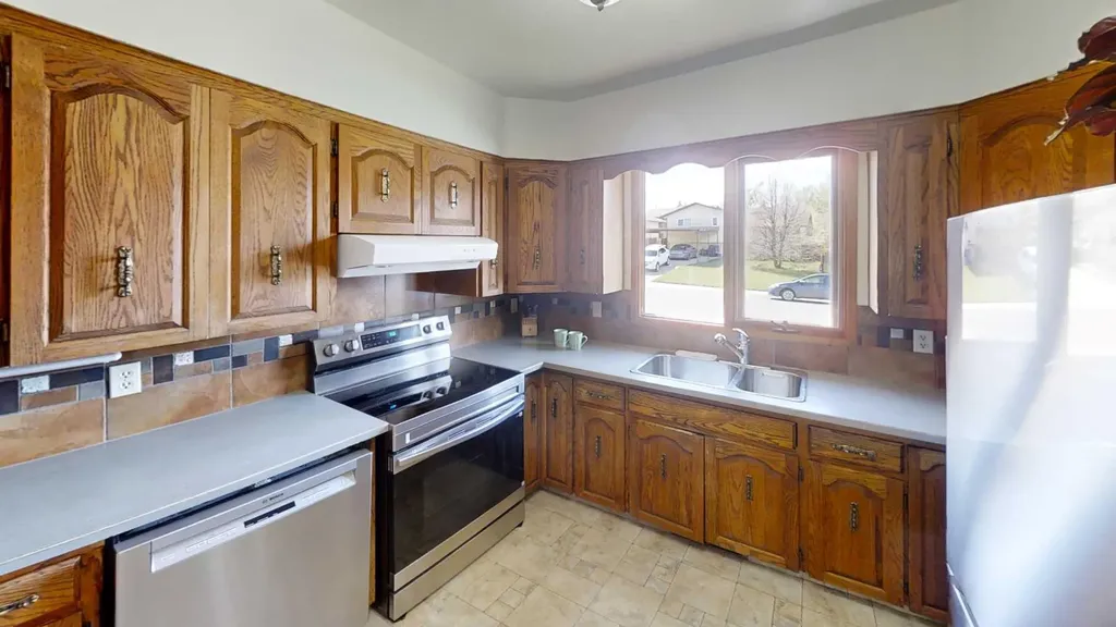 85 Cayuga Crescent W Lethbridge AB T1K 5H4