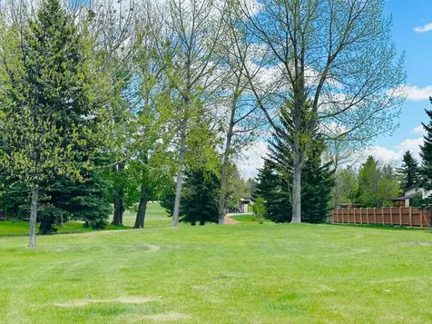 85 Cayuga Crescent W Lethbridge AB T1K 5H4