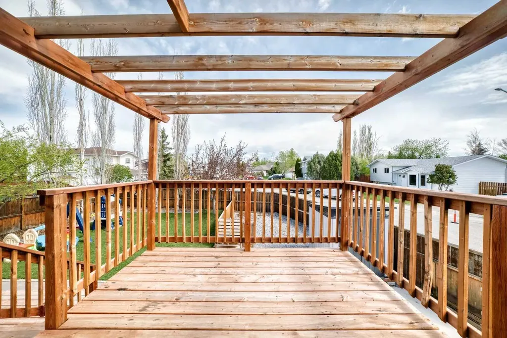 26 Green Meadow Drive Strathmore AB T1P 1H3