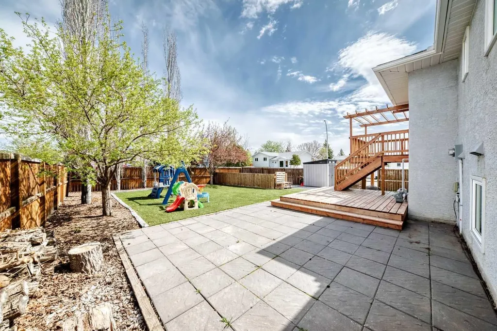 26 Green Meadow Drive Strathmore AB T1P 1H3