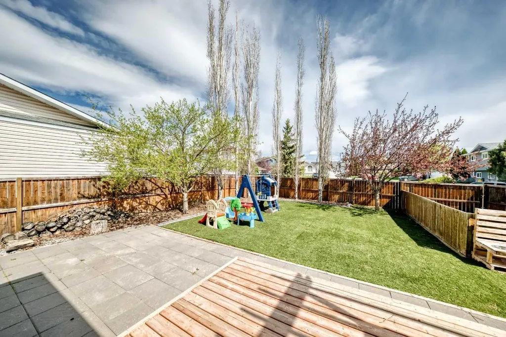 26 Green Meadow Drive Strathmore AB T1P 1H3