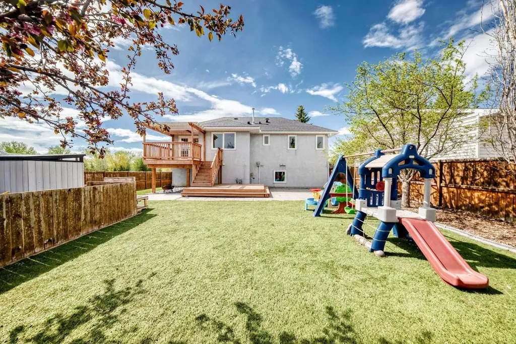 26 Green Meadow Drive Strathmore AB T1P 1H3