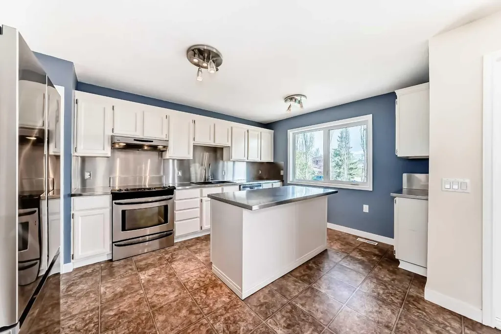 26 Green Meadow Drive Strathmore AB T1P 1H3