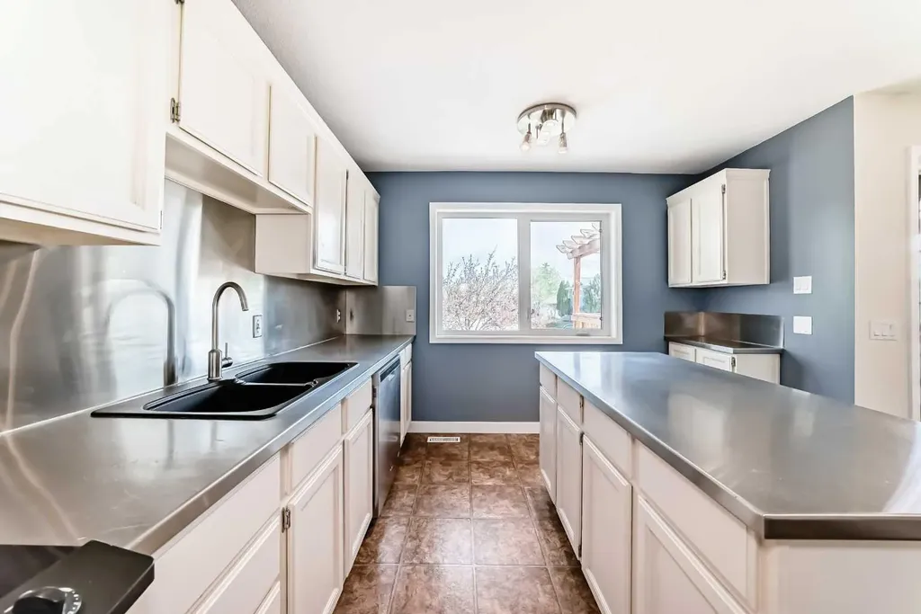 26 Green Meadow Drive Strathmore AB T1P 1H3