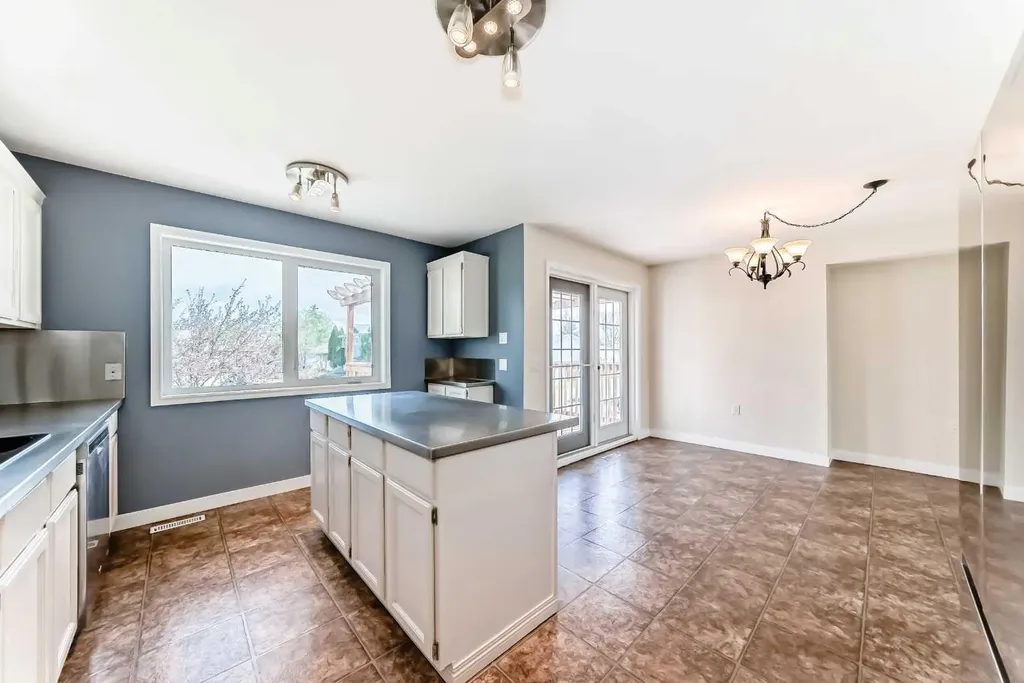 26 Green Meadow Drive Strathmore AB T1P 1H3
