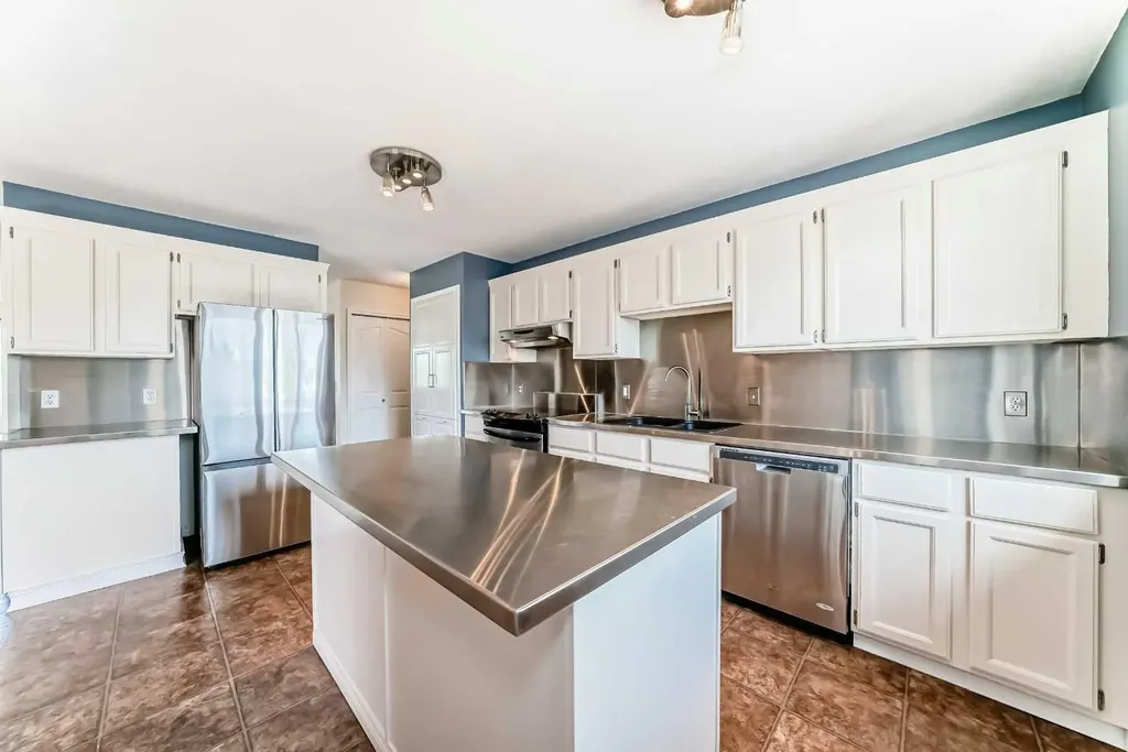 26 Green Meadow Drive Strathmore AB T1P 1H3