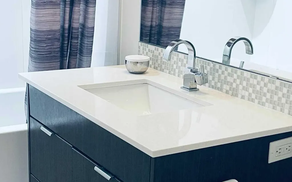 930 6 Avenue SW Calgary AB T2P 1J3