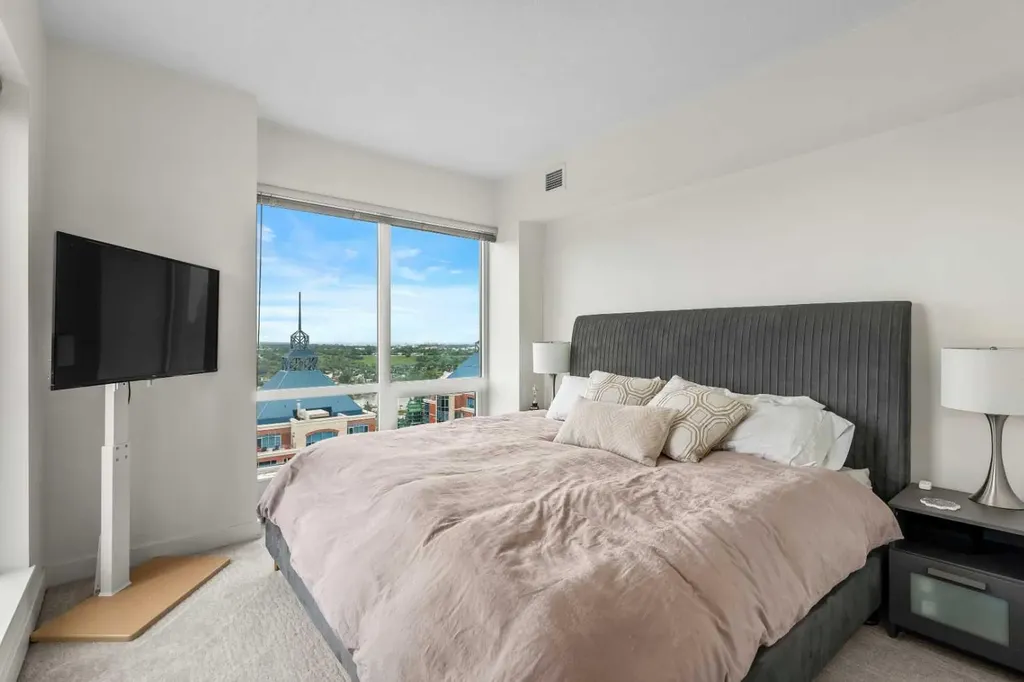 930 6 Avenue SW Calgary AB T2P 1J3