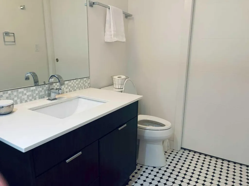 930 6 Avenue SW Calgary AB T2P 1J3