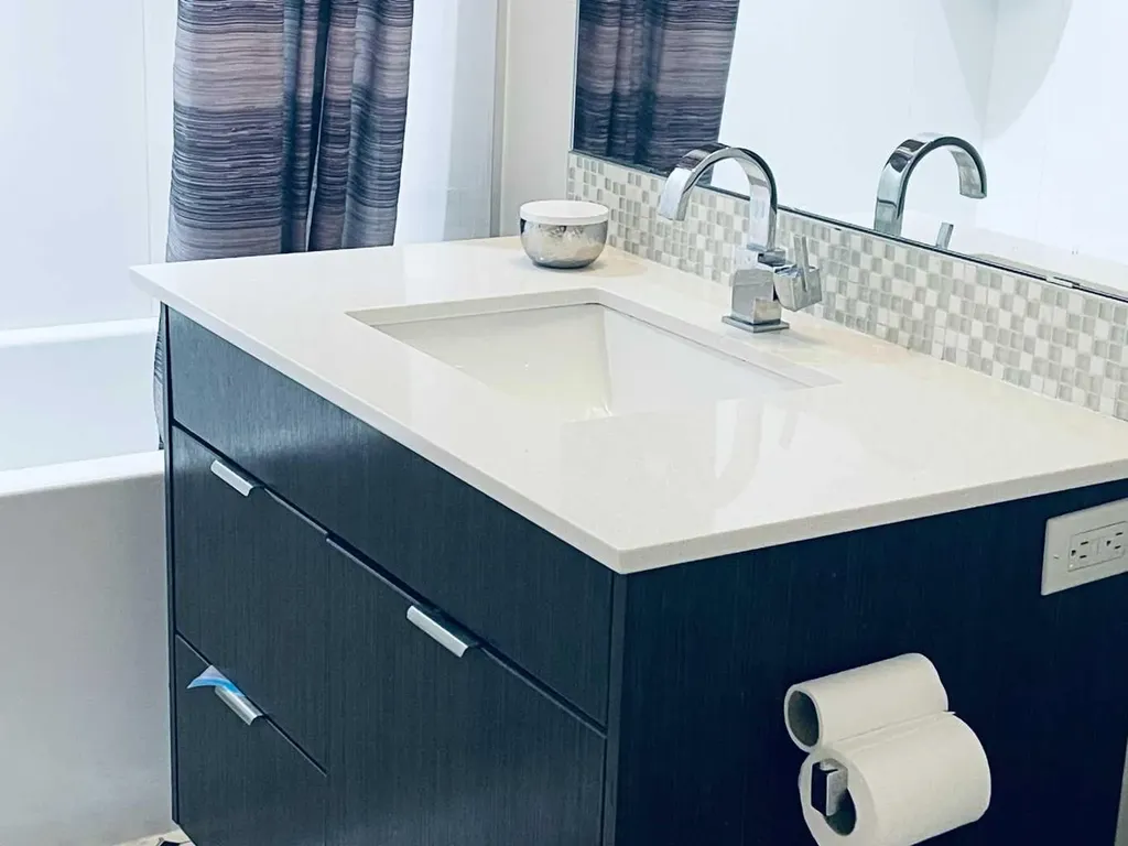 930 6 Avenue SW Calgary AB T2P 1J3