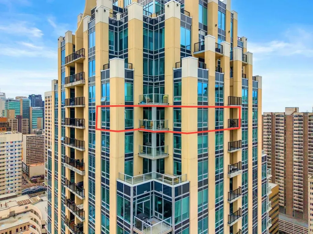 930 6 Avenue SW Calgary AB T2P 1J3