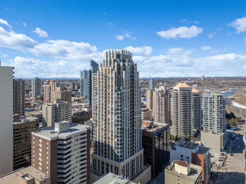 930 6 Avenue SW Calgary AB T2P 1J3