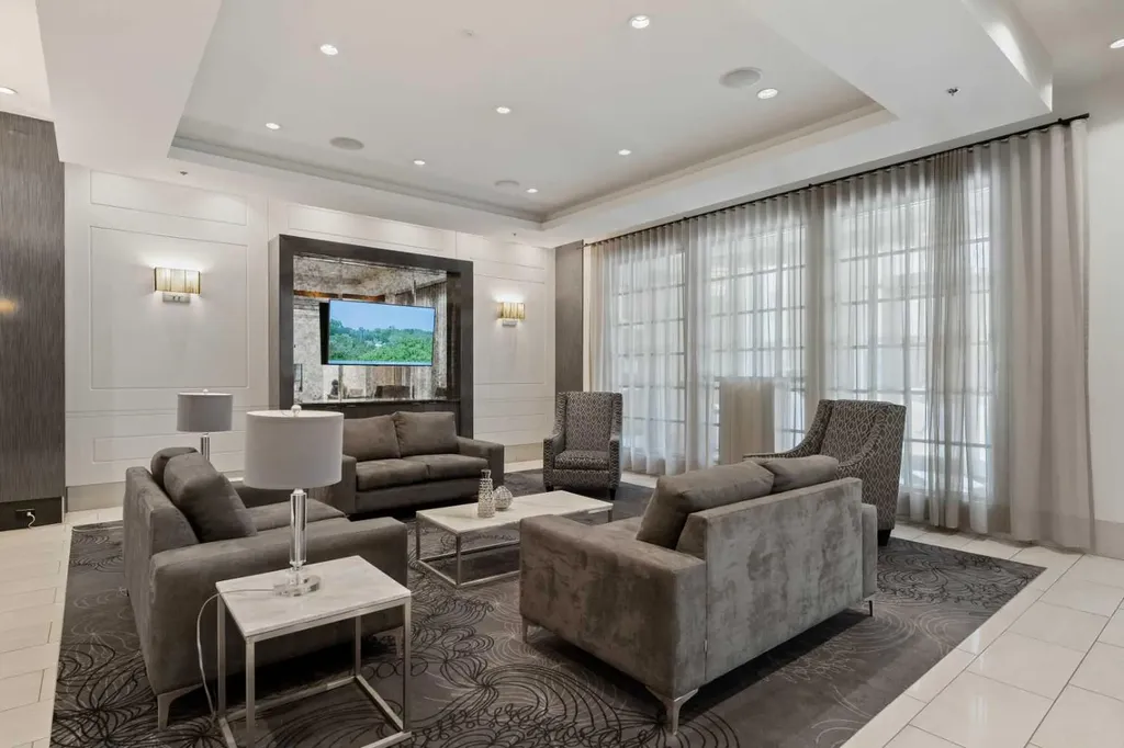 930 6 Avenue SW Calgary AB T2P 1J3