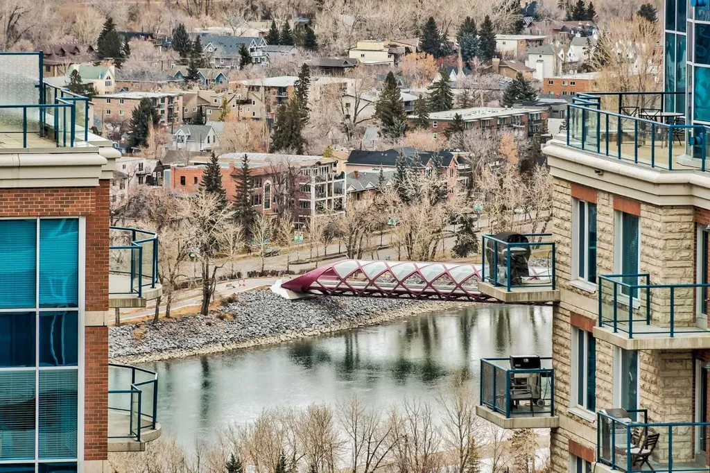 930 6 Avenue SW Calgary AB T2P 1J3