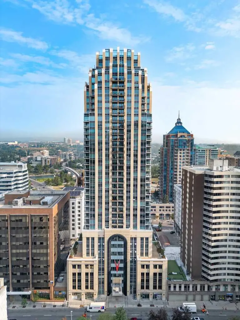 930 6 Avenue SW Calgary AB T2P 1J3