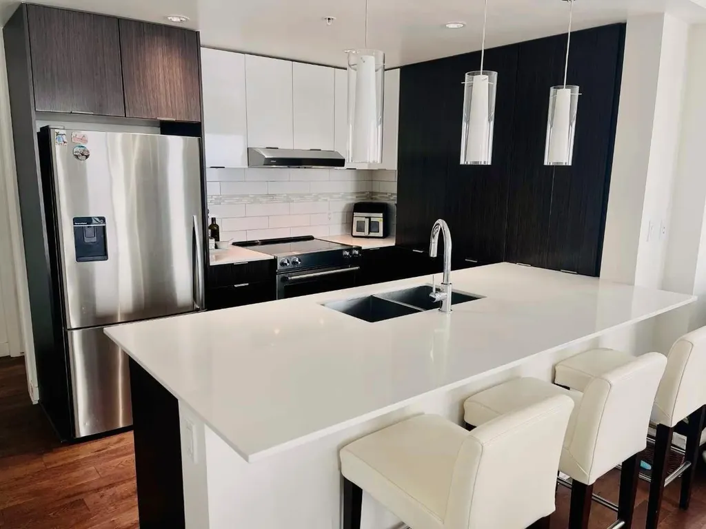 930 6 Avenue SW Calgary AB T2P 1J3