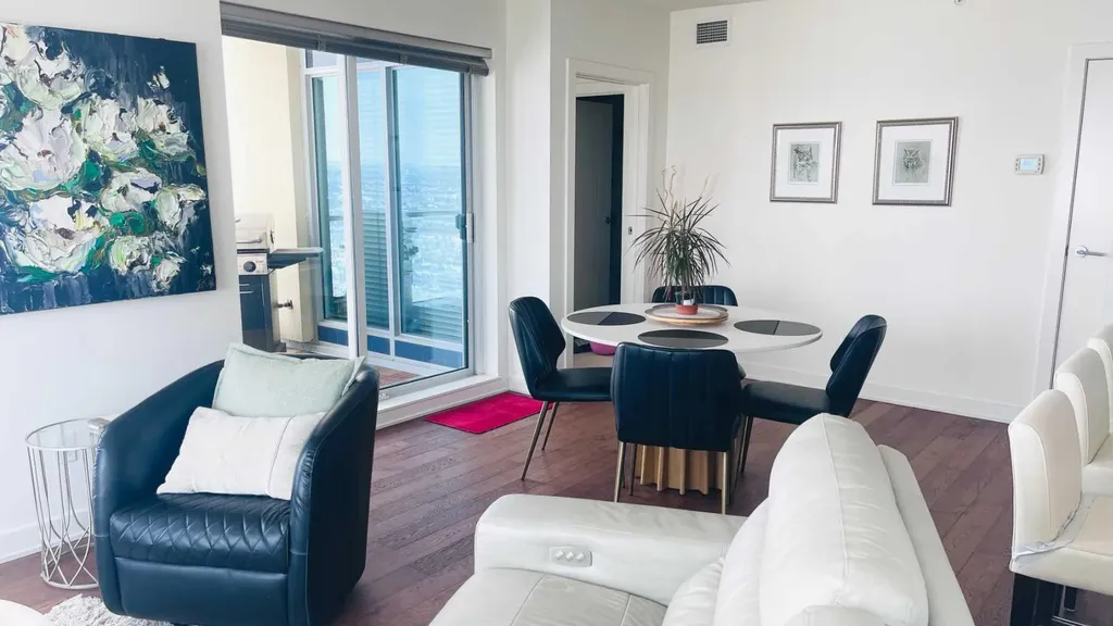 930 6 Avenue SW Calgary AB T2P 1J3