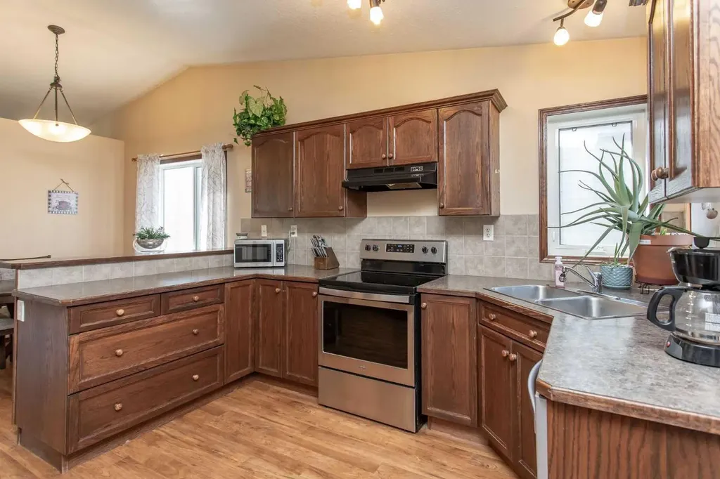 143 Inkster Close Red Deer AB T4R 0A8