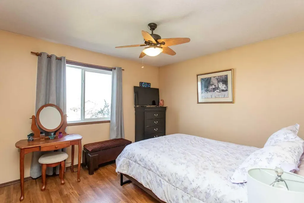 143 Inkster Close Red Deer AB T4R 0A8