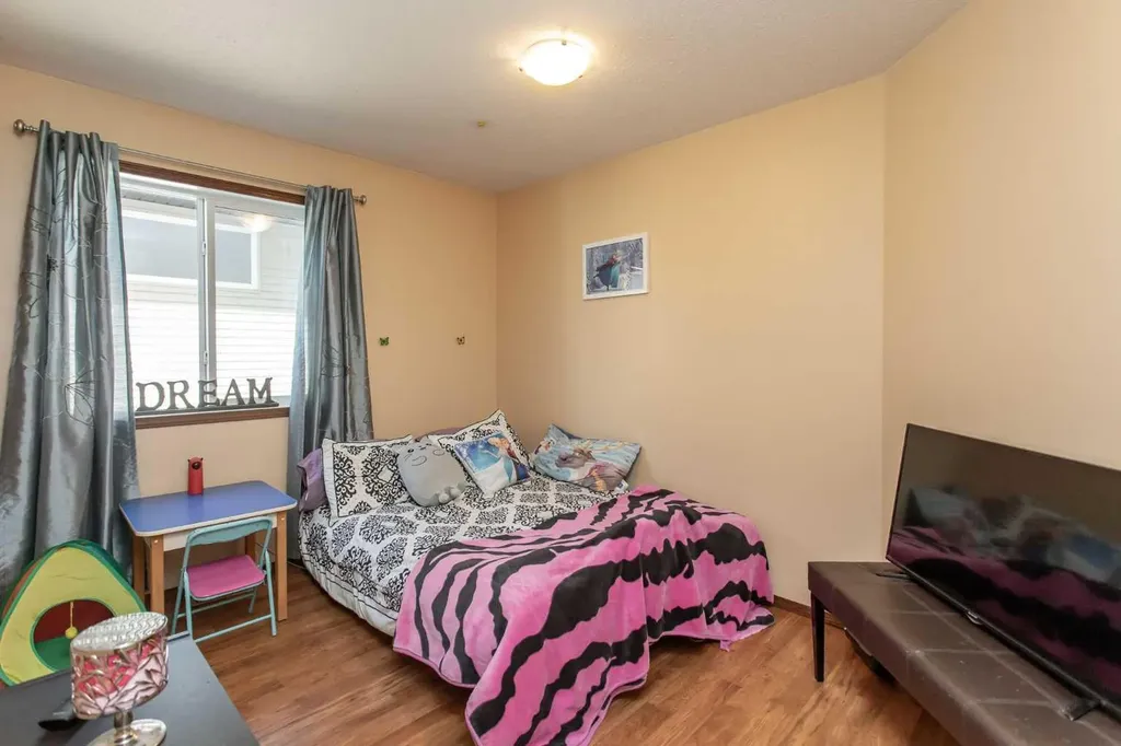 143 Inkster Close Red Deer AB T4R 0A8