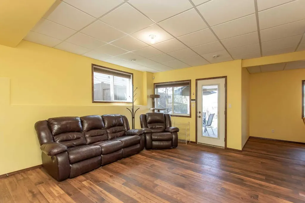 143 Inkster Close Red Deer AB T4R 0A8