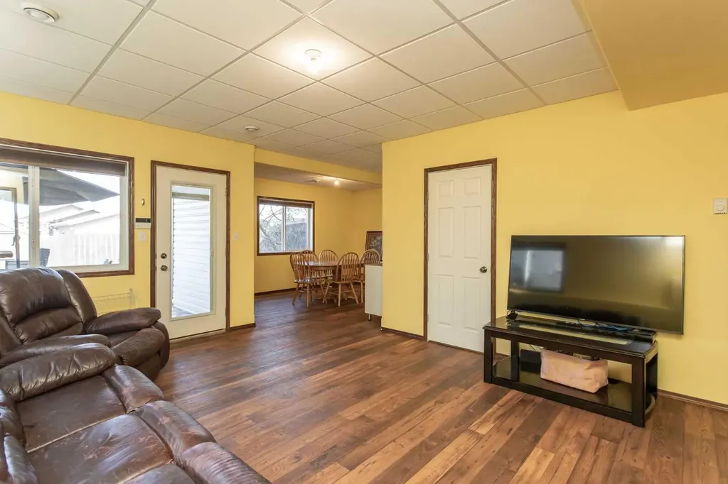 143 Inkster Close Red Deer AB T4R 0A8