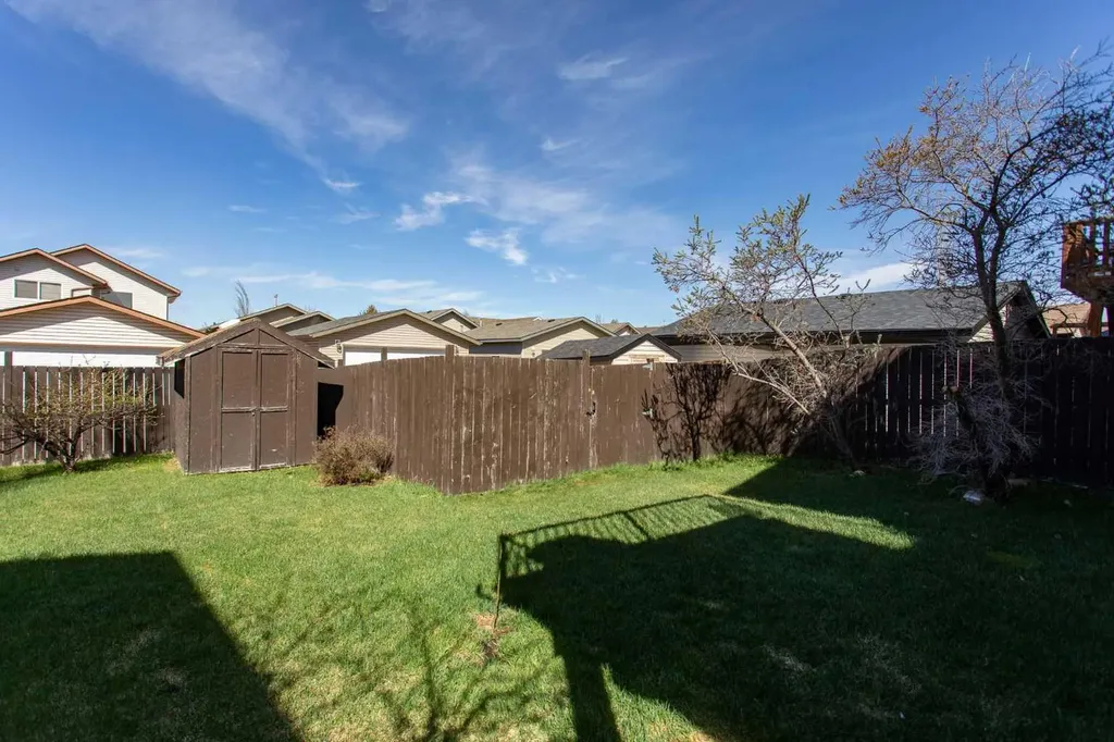 143 Inkster Close Red Deer AB T4R 0A8