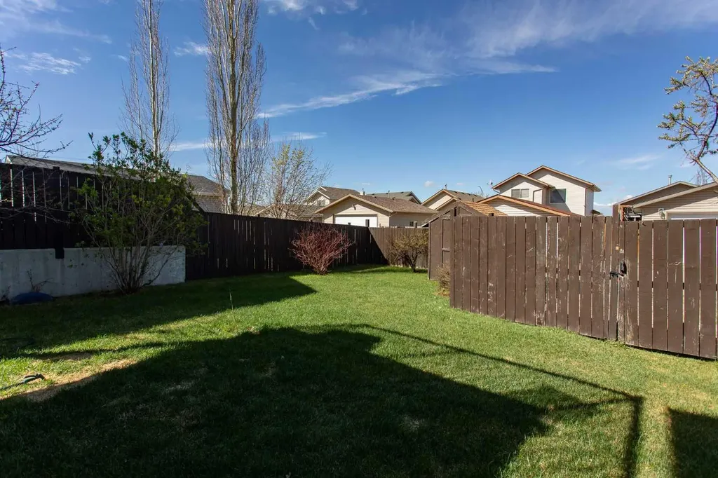 143 Inkster Close Red Deer AB T4R 0A8