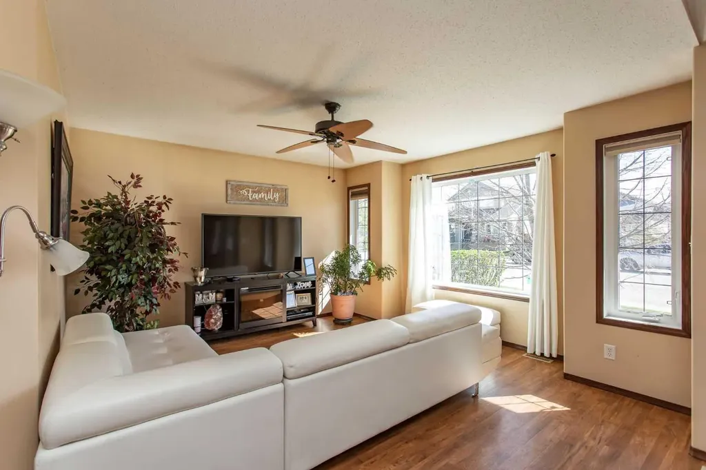 143 Inkster Close Red Deer AB T4R 0A8