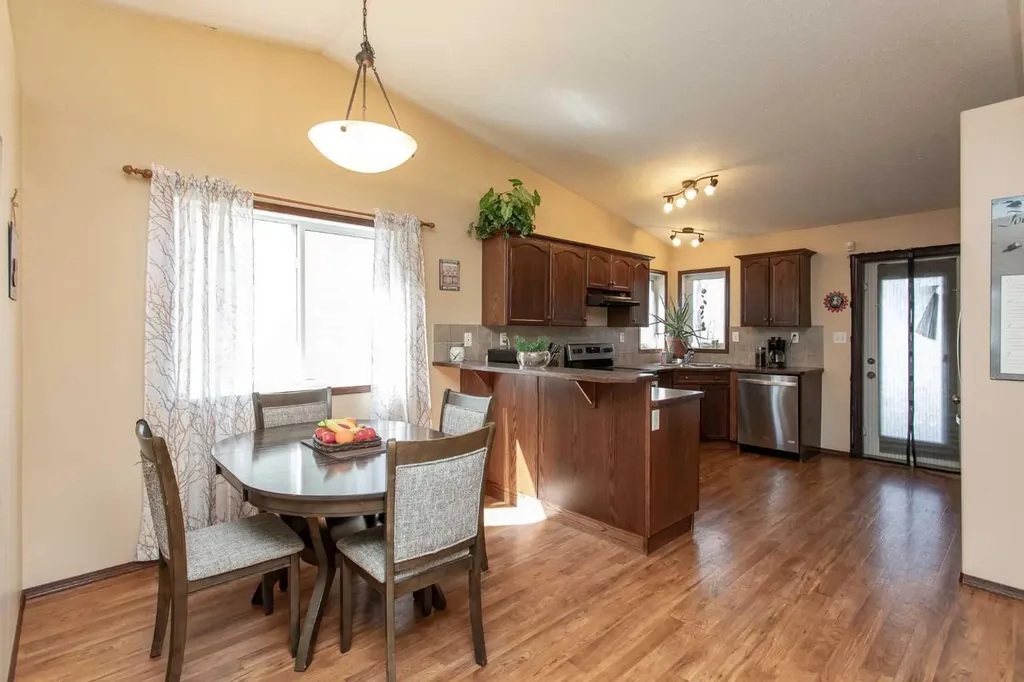 143 Inkster Close Red Deer AB T4R 0A8