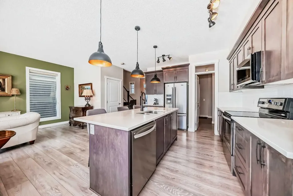 39 Sage Bluff Mews NW Calgary AB T3R 0X5