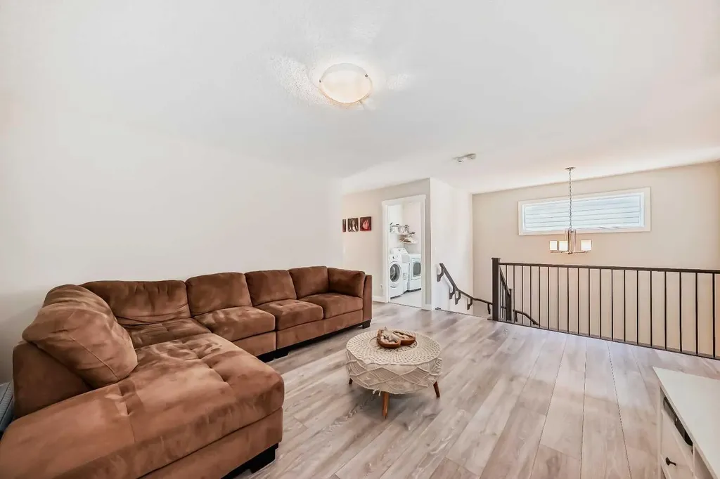 39 Sage Bluff Mews NW Calgary AB T3R 0X5